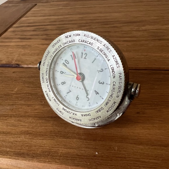 Levenger Time Zone International Clock SRA4/V357 Desk Executive Silver clock - Picture 5 of 11